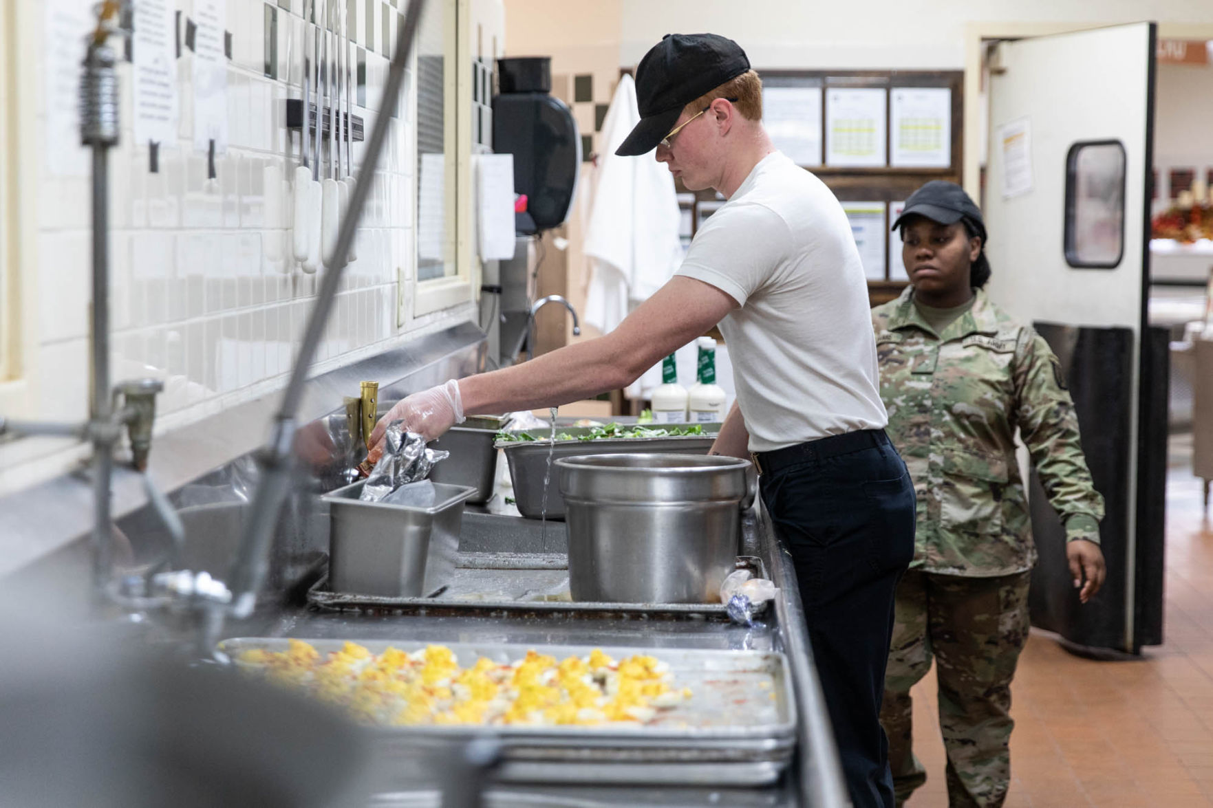 Drum serves annual Thanksgiving meal